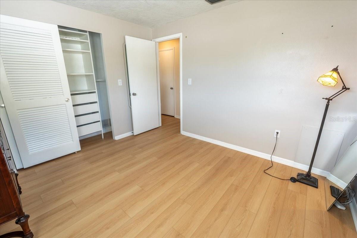 861 KAREN ST