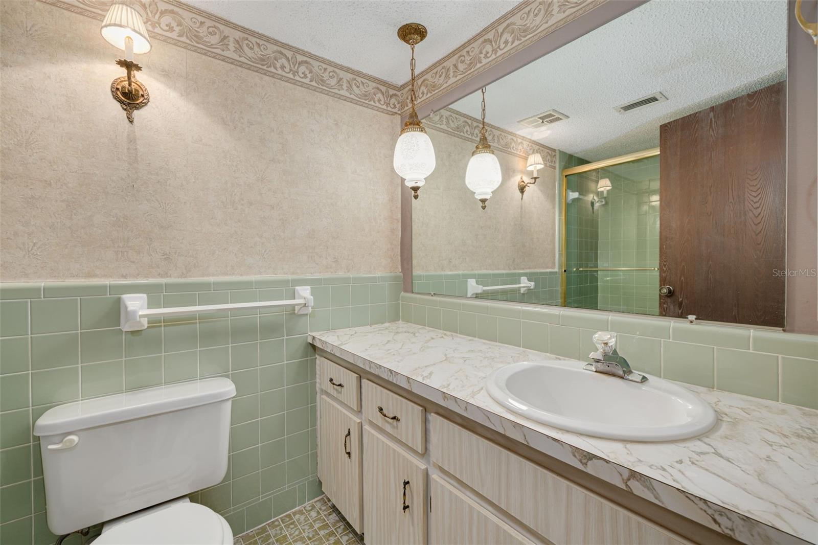 2101 SUNSET POINT RD #1202