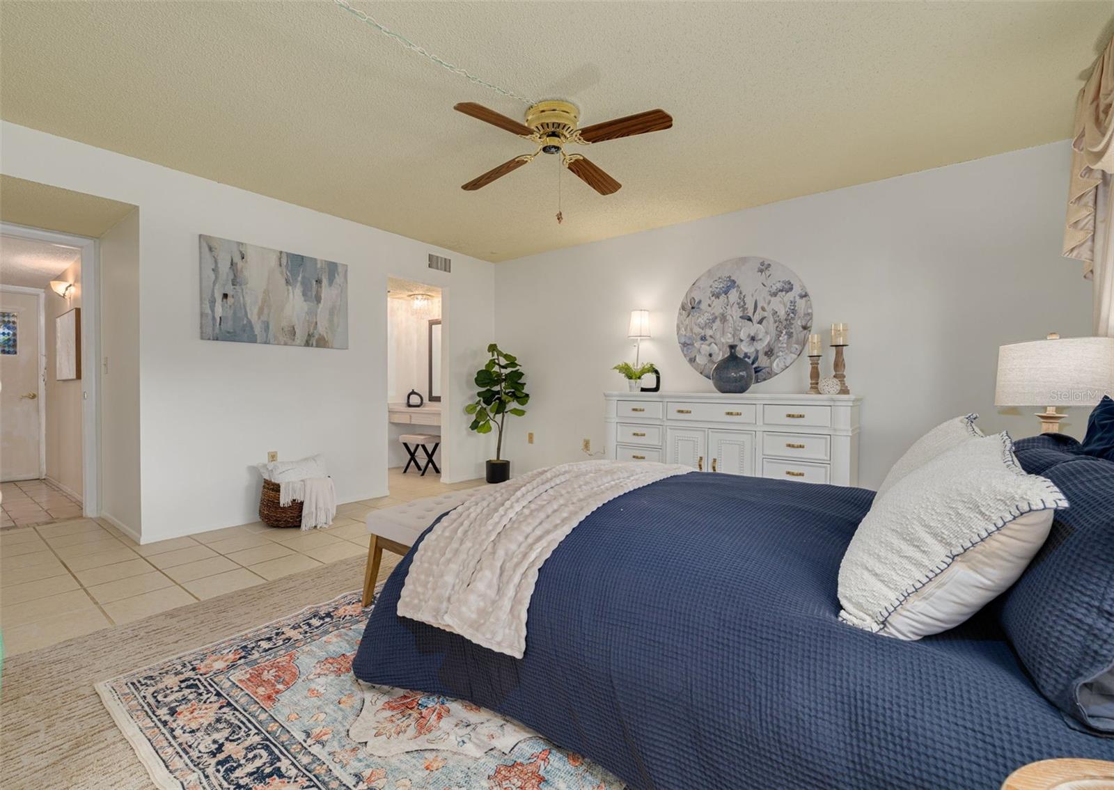 2101 SUNSET POINT RD #1202