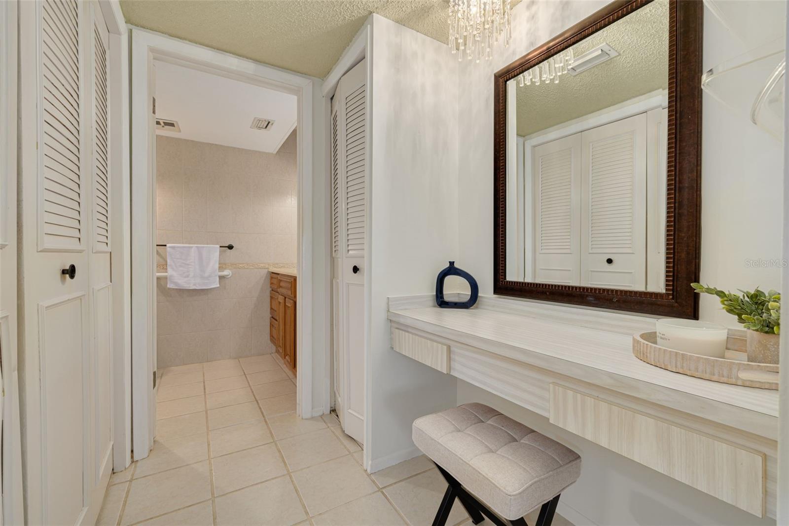 2101 SUNSET POINT RD #1202