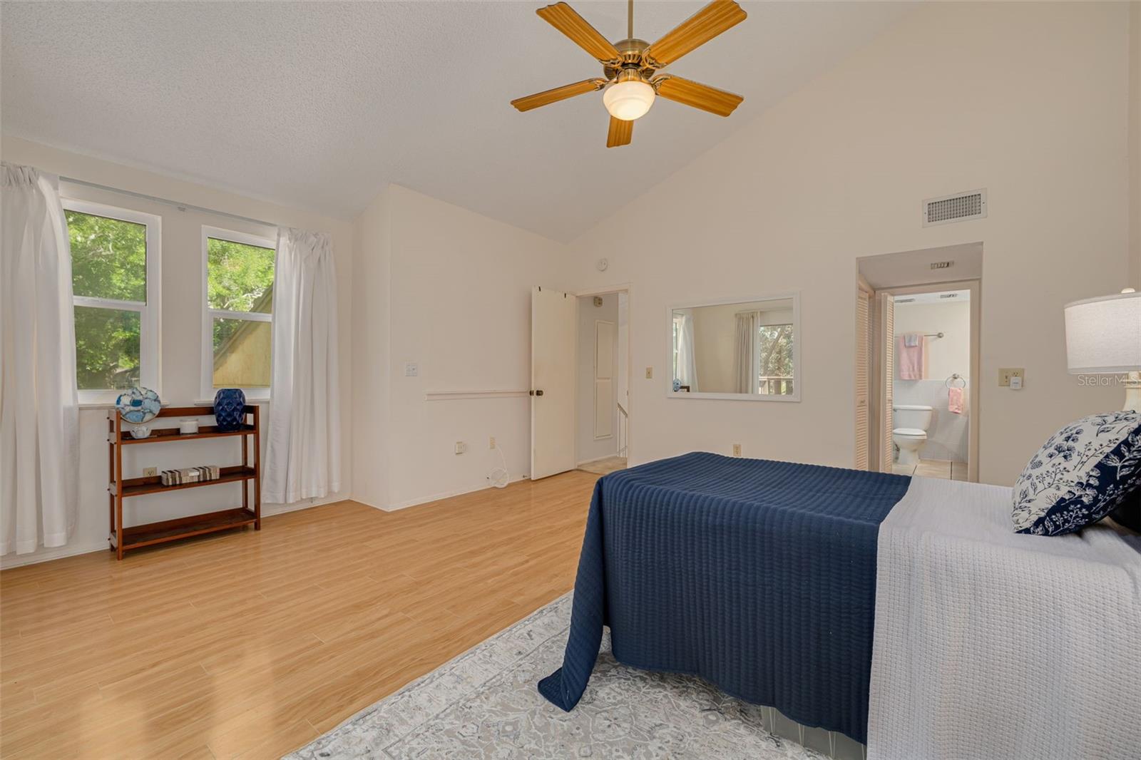 2101 SUNSET POINT RD #1305