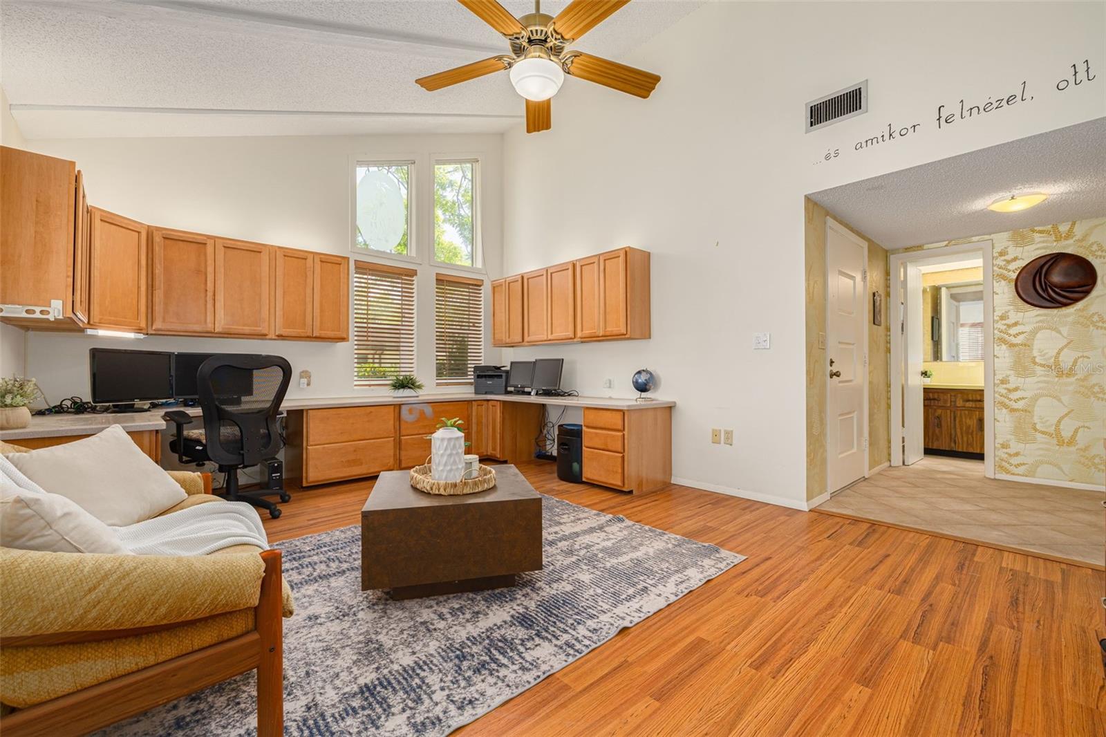 2101 SUNSET POINT RD #1305