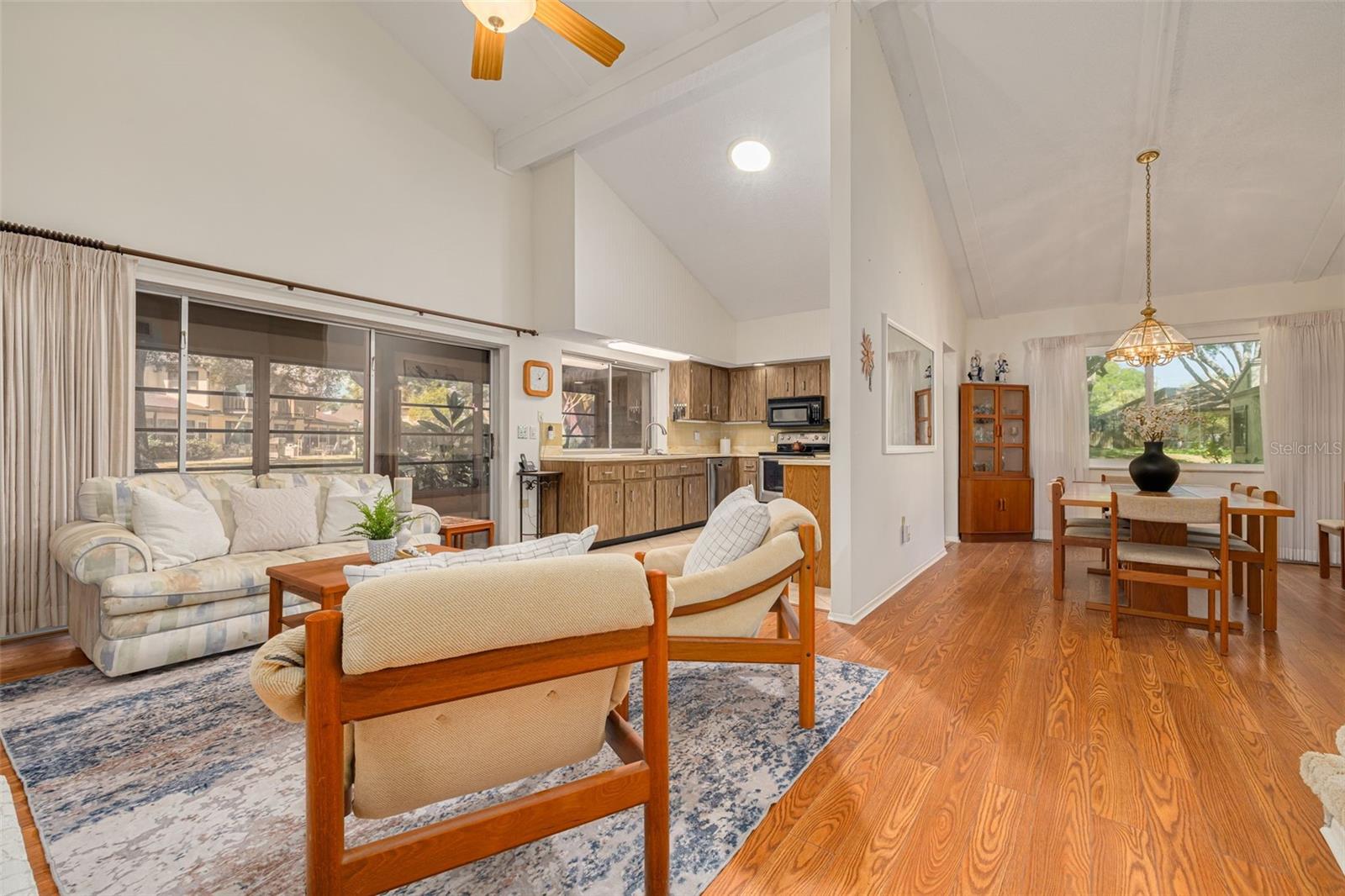 2101 SUNSET POINT RD #1305