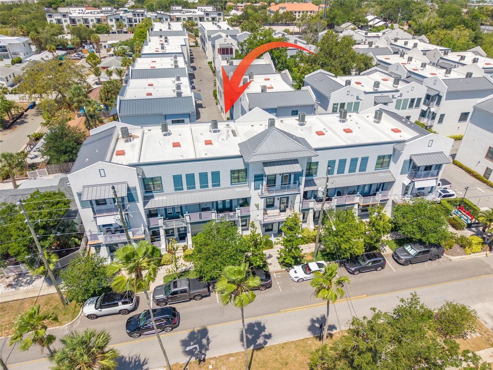 946 HIGHLAND AVE #8