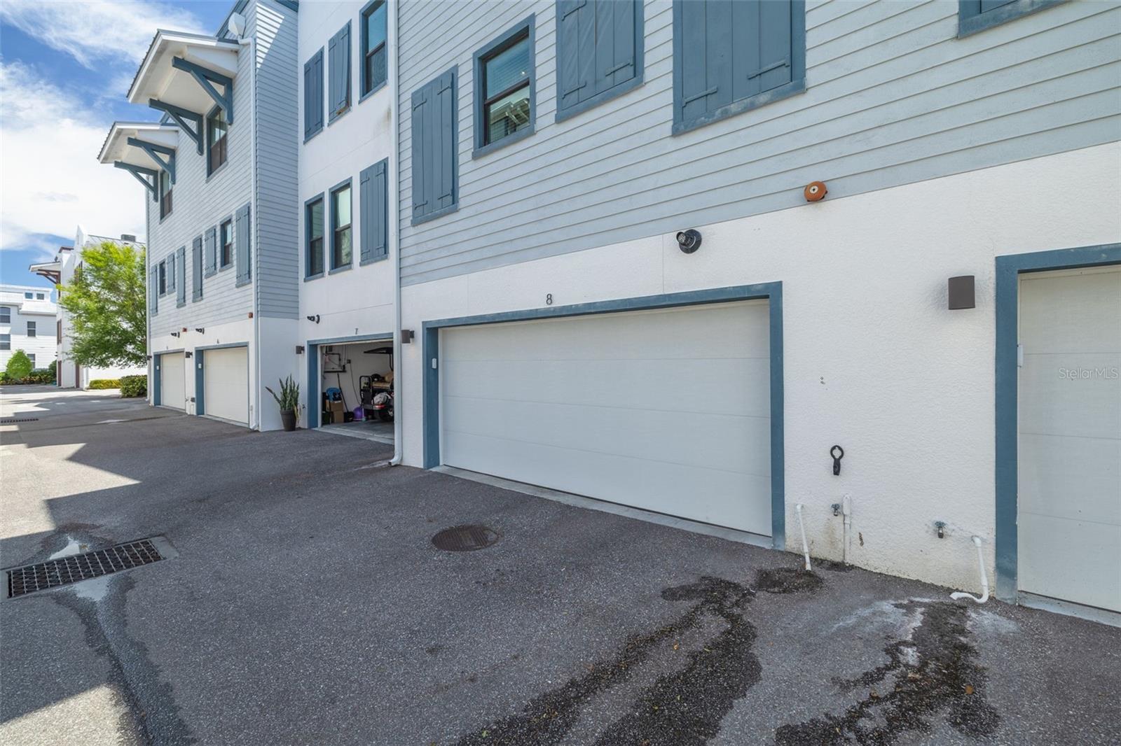 946 HIGHLAND AVE #8