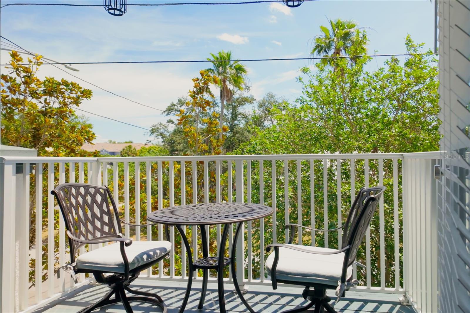 946 HIGHLAND AVE #8