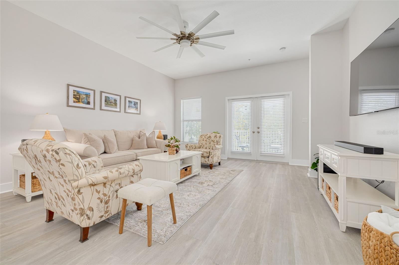 946 HIGHLAND AVE #8