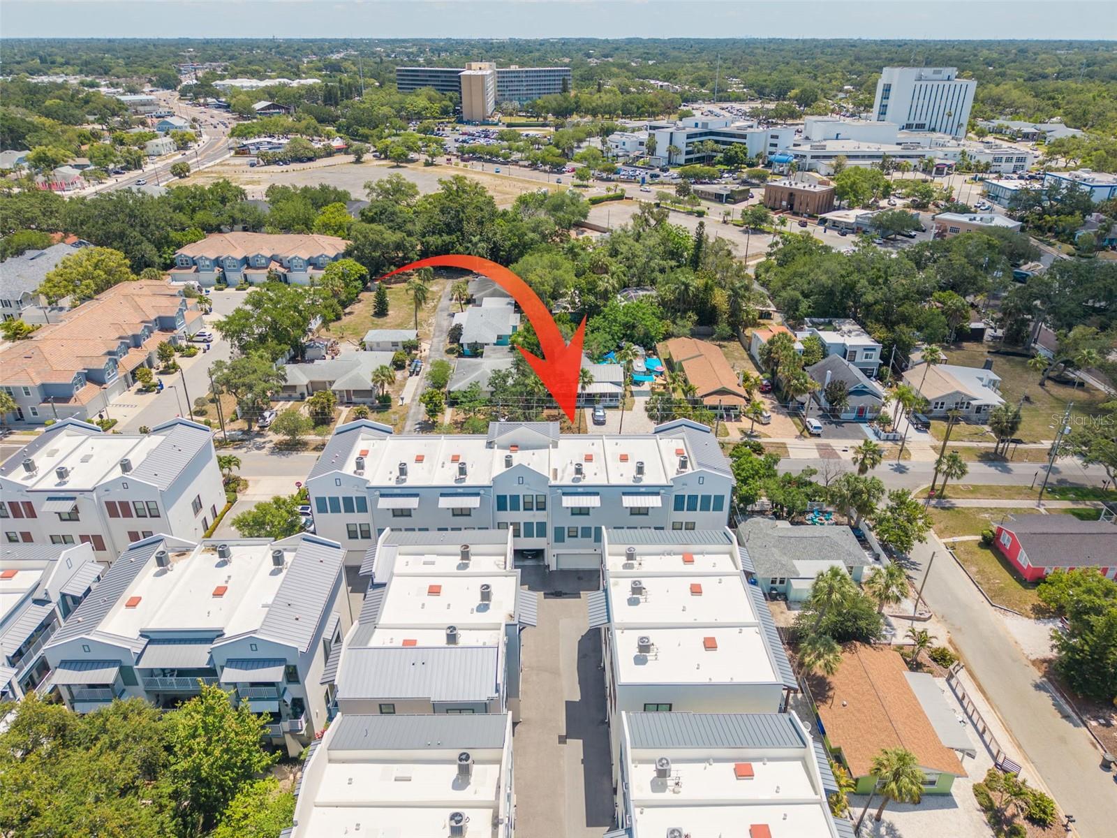 946 HIGHLAND AVE #8