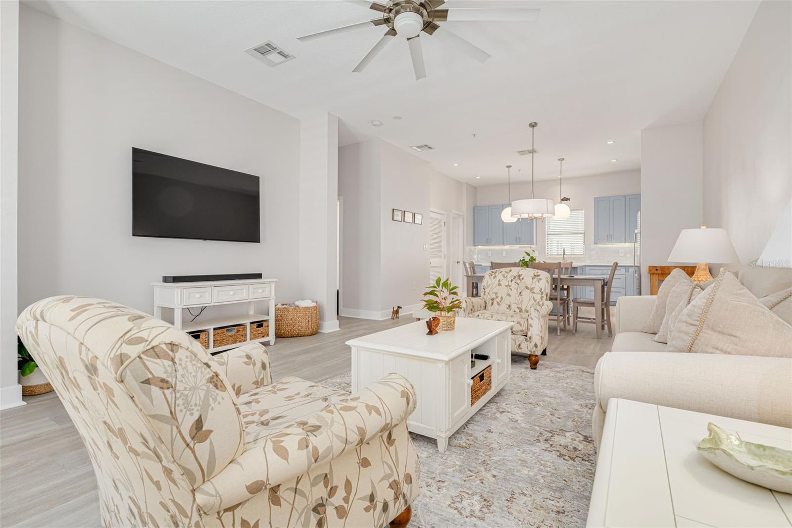 946 HIGHLAND AVE #8