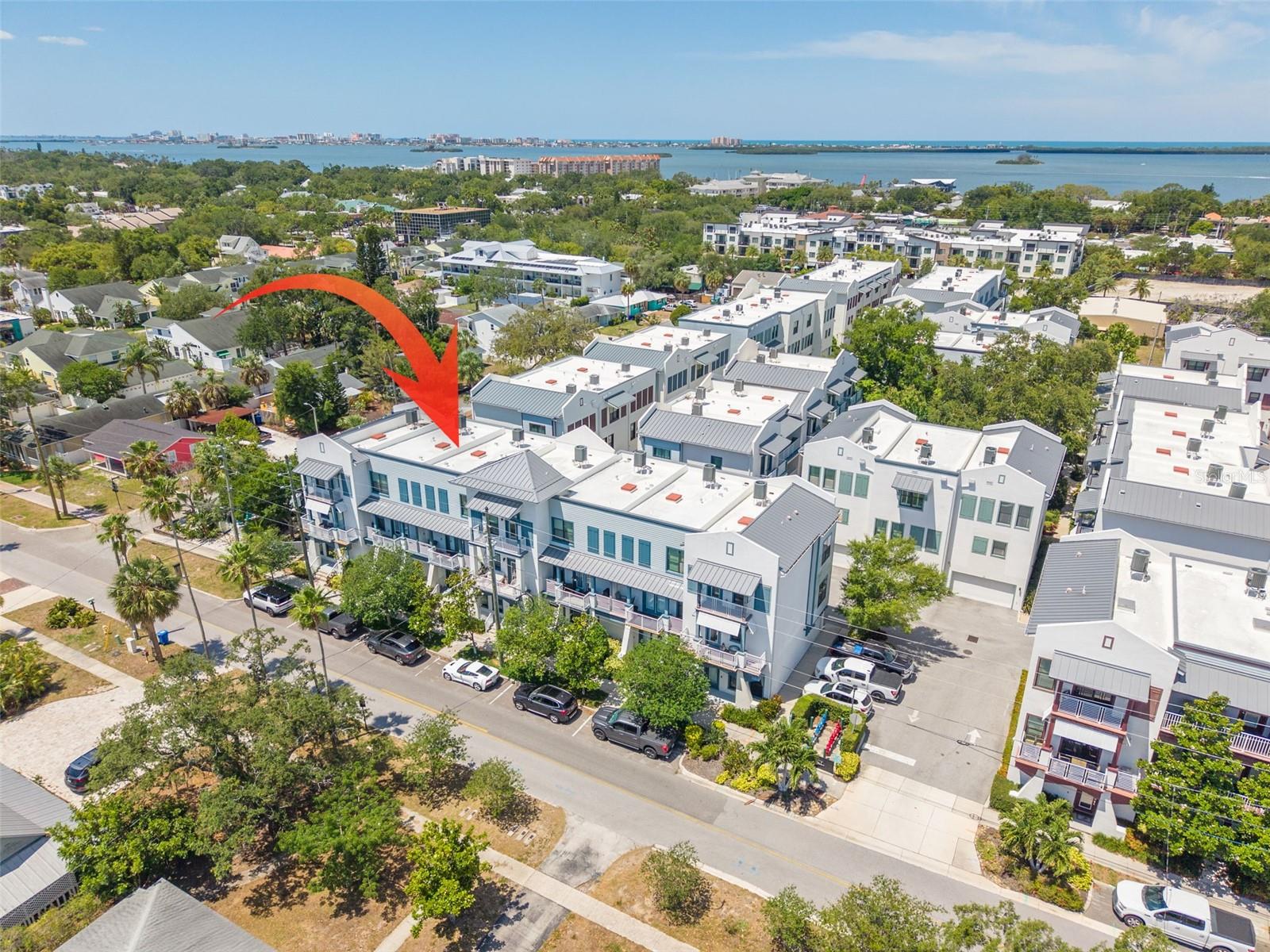 946 HIGHLAND AVE #8