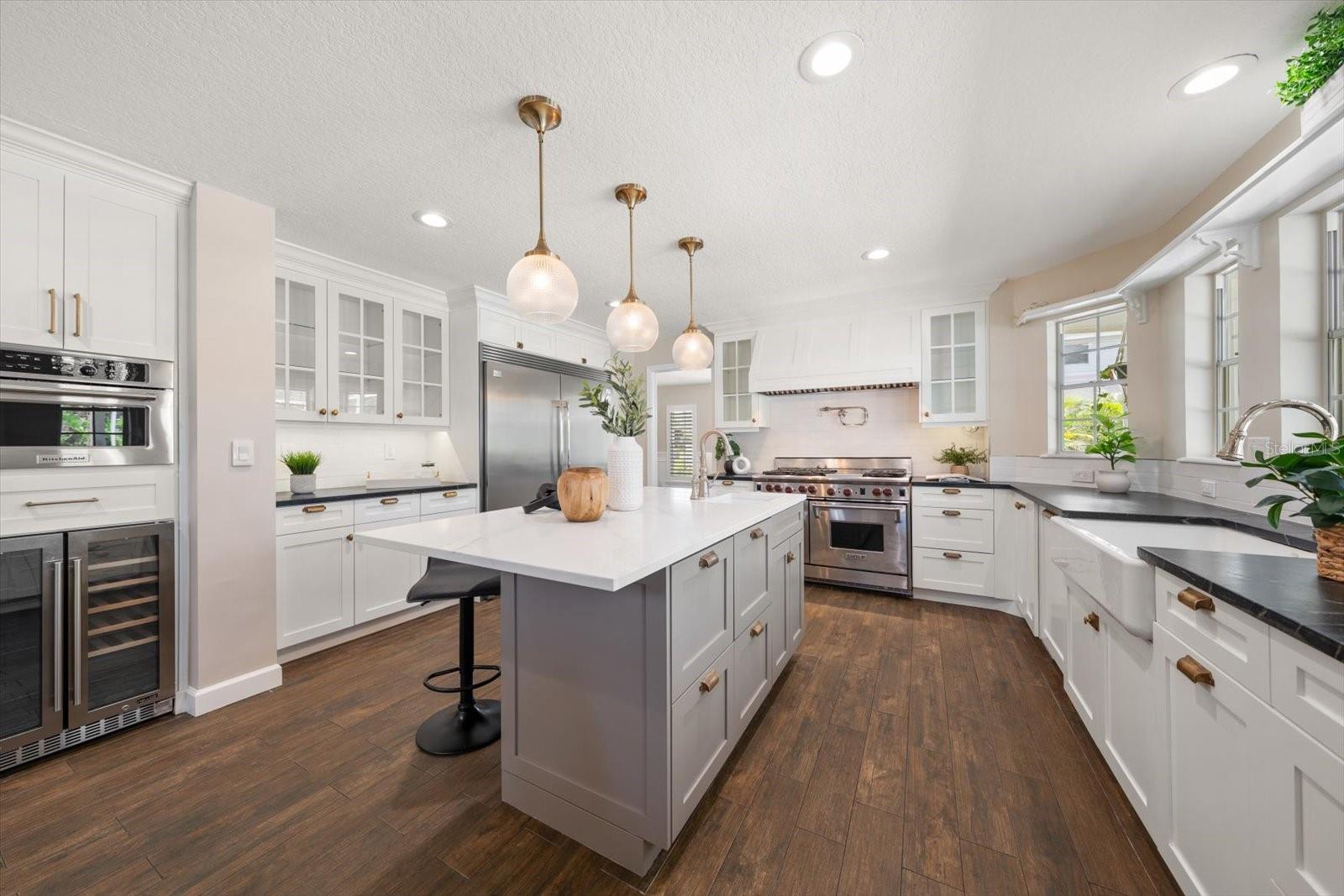 1924 DUNLOE CIR