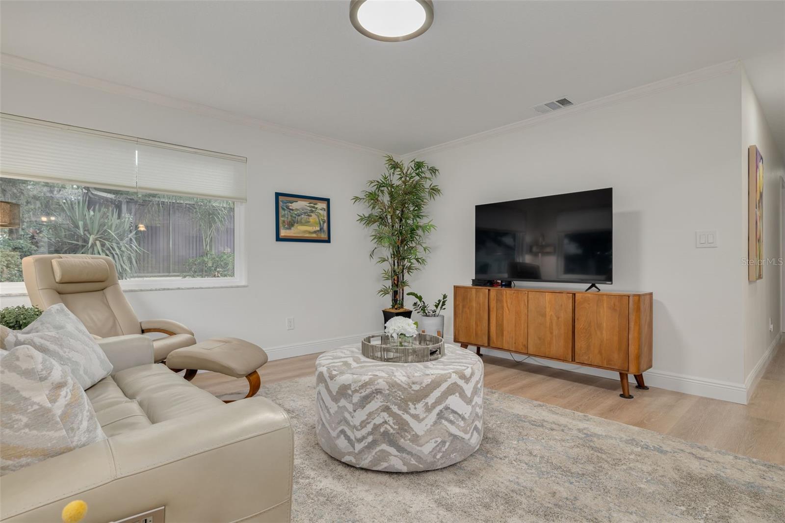 3558 OAK LAKE DR
