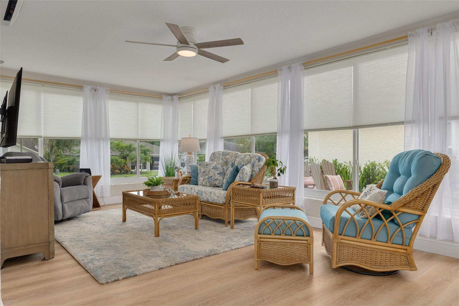 3558 OAK LAKE DR