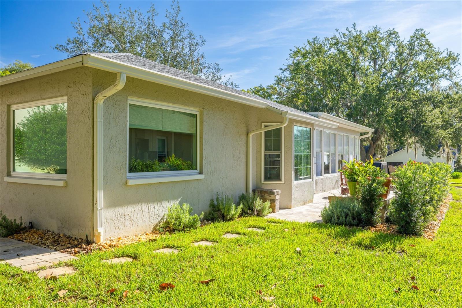 3558 OAK LAKE DR