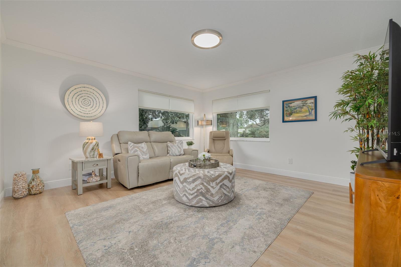 3558 OAK LAKE DR