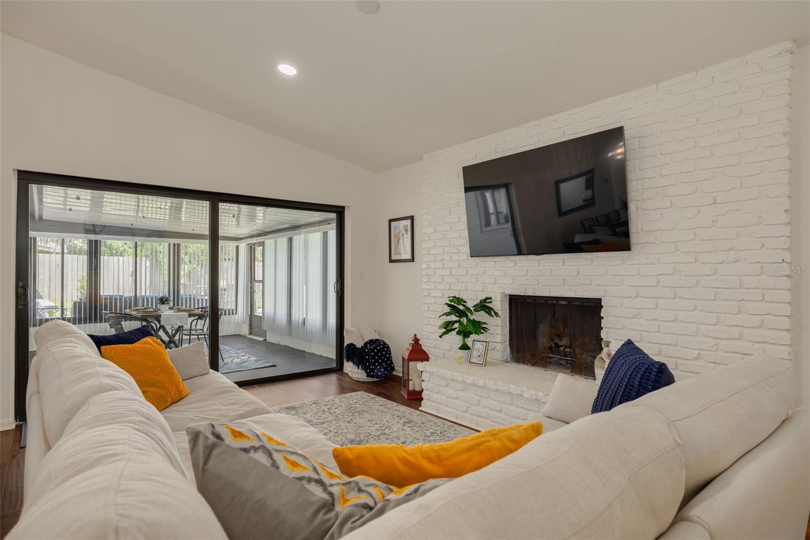3160 CHAMBLEE LN