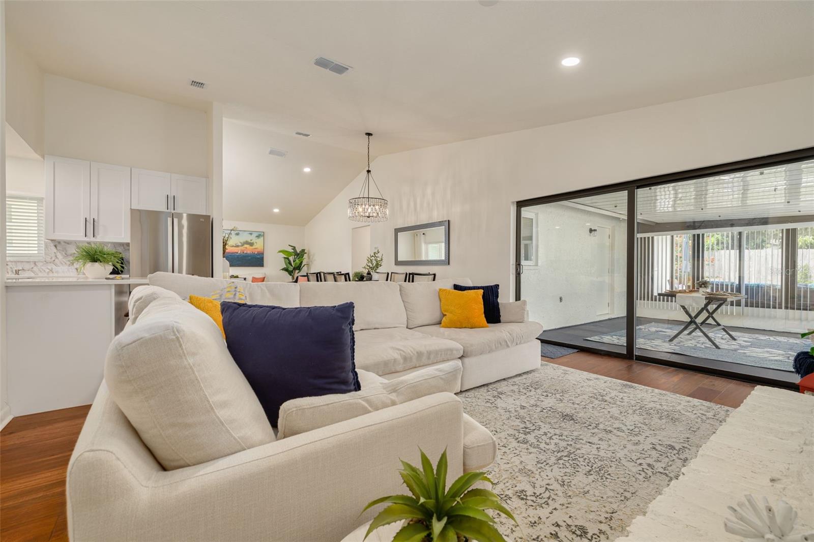 3160 CHAMBLEE LN
