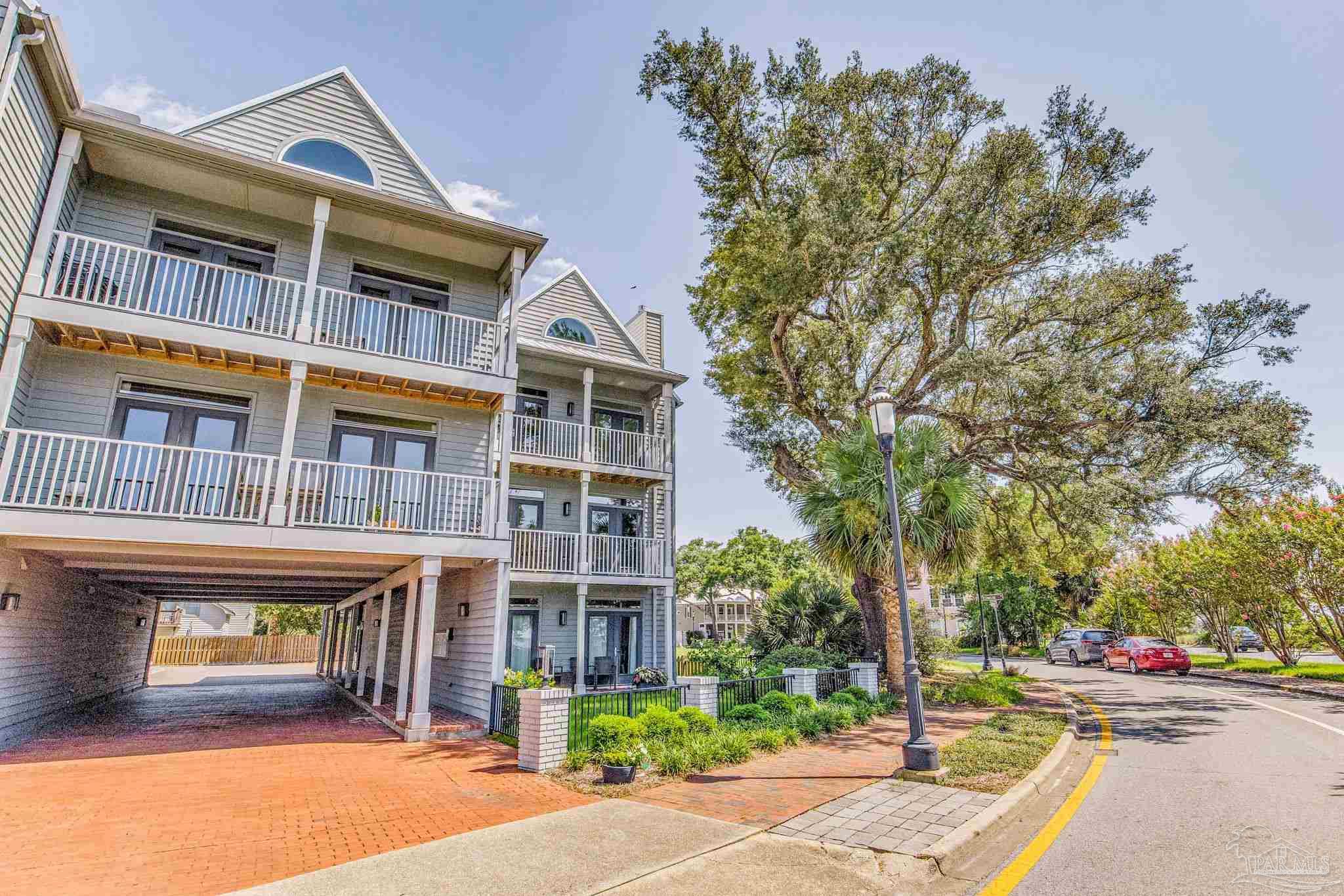 534 E Zarragossa St # 8