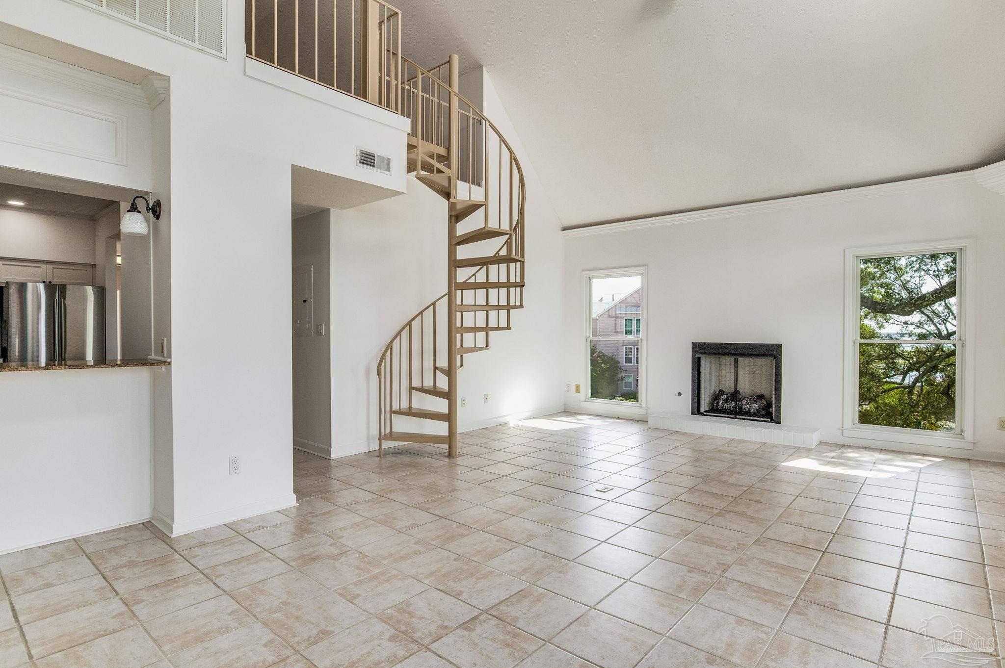 534 E Zarragossa St # 8