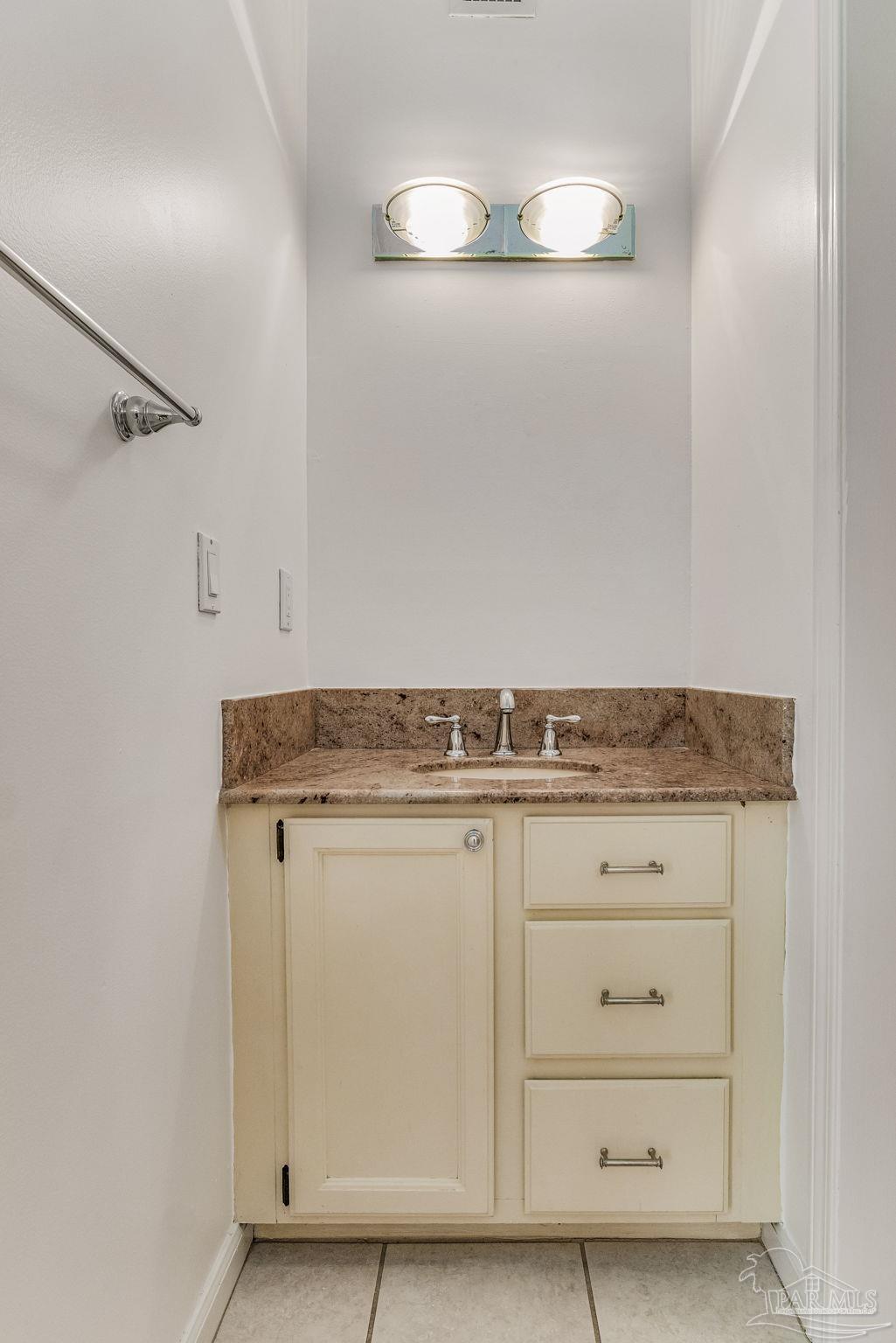 534 E Zarragossa St # 8