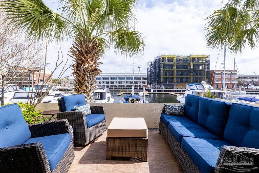 8 Port Royal Way