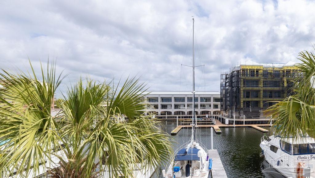8 Port Royal Way