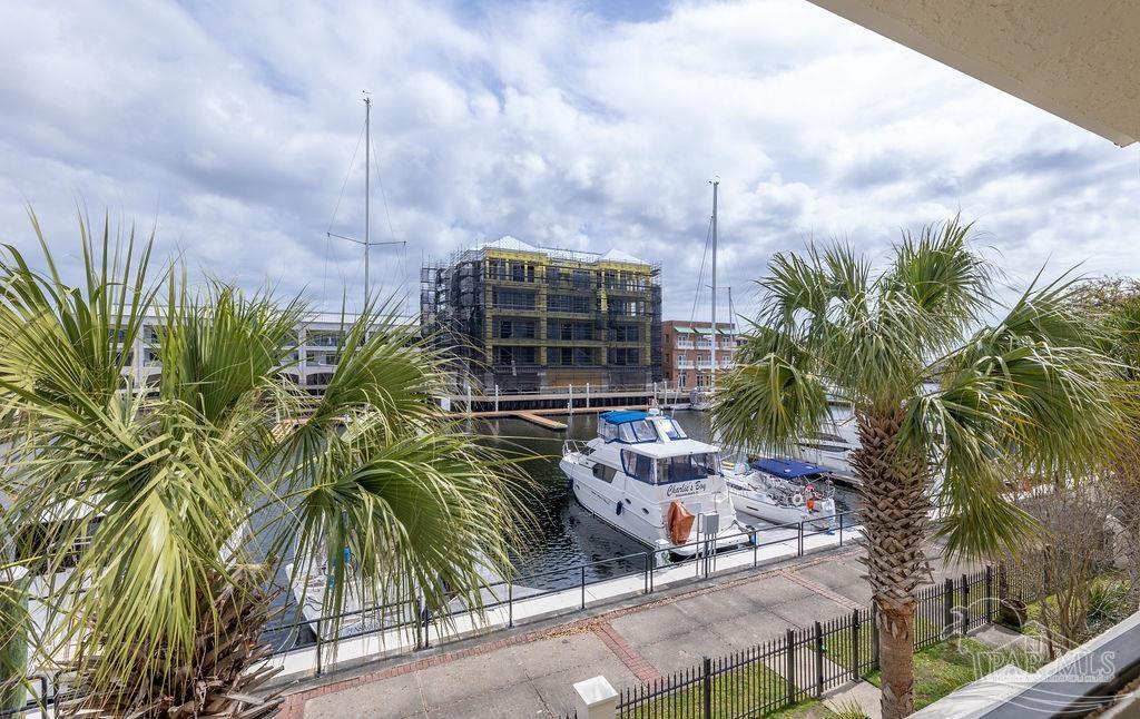 8 Port Royal Way