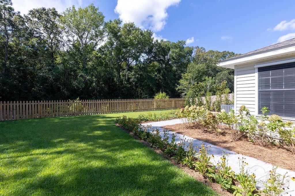 2562 Trailwood Dr
