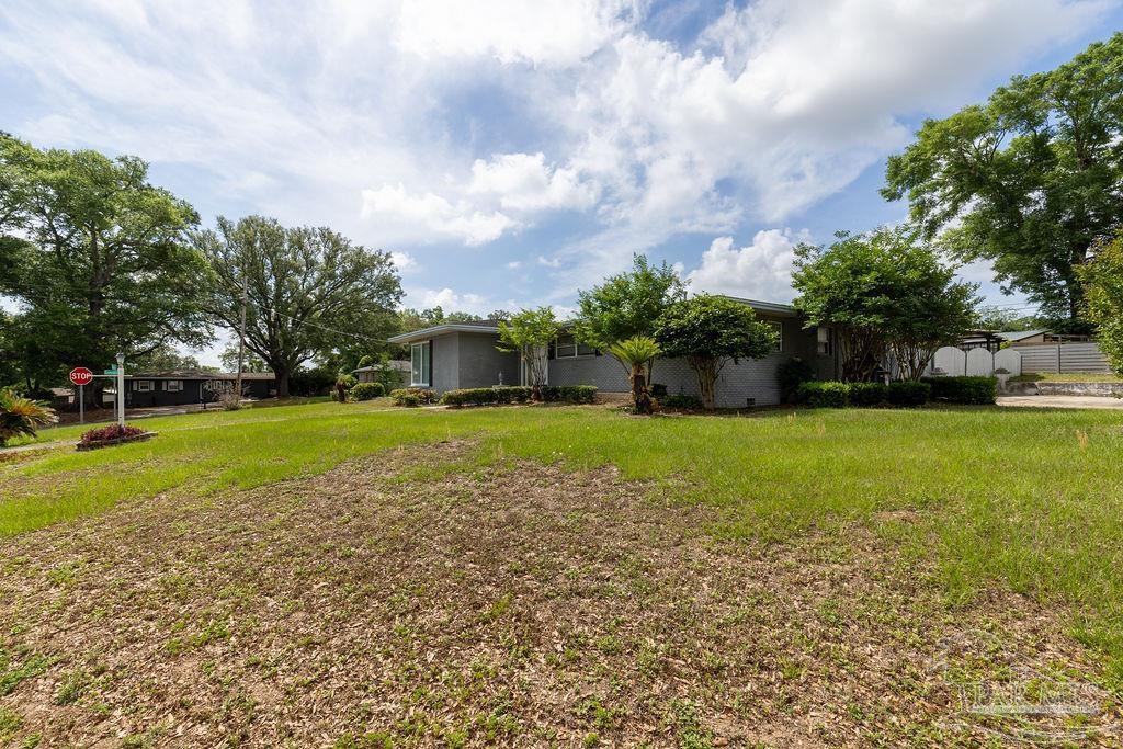 1227 Barcia Dr