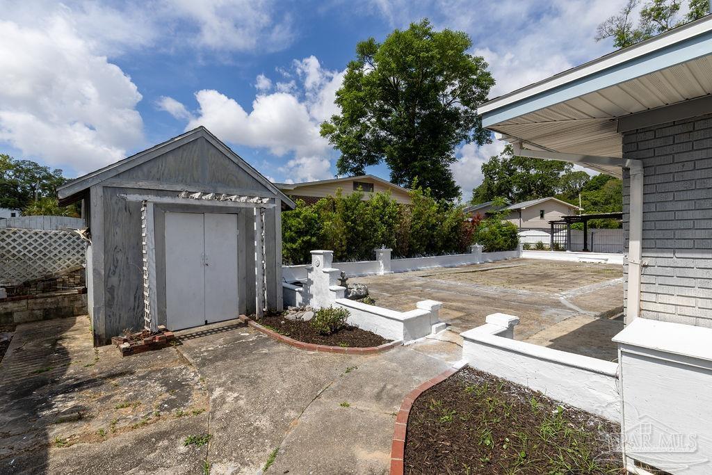 1227 Barcia Dr