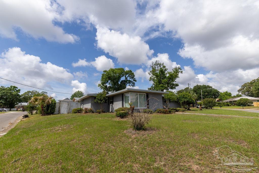 1227 Barcia Dr