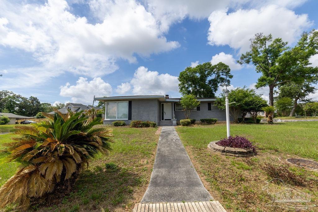 1227 Barcia Dr