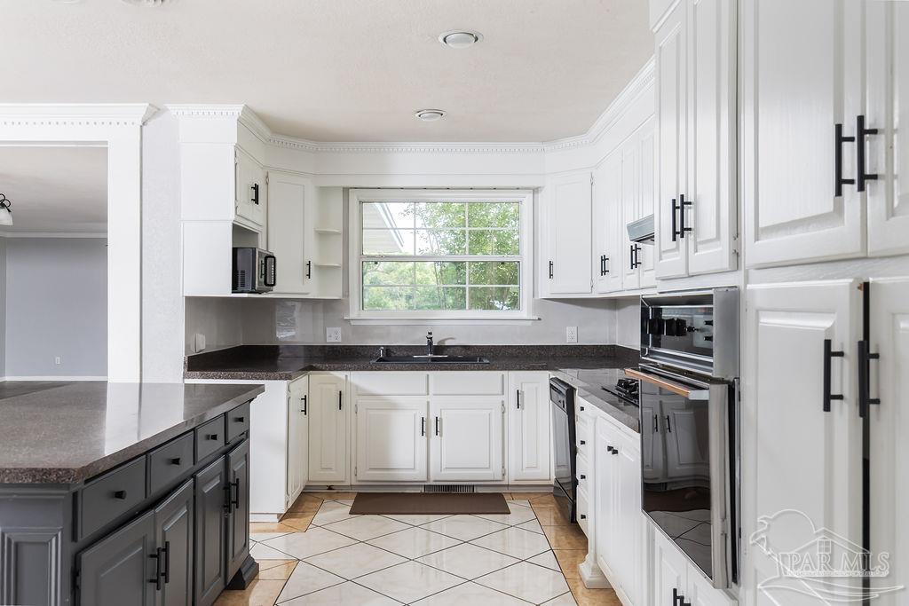 1227 Barcia Dr
