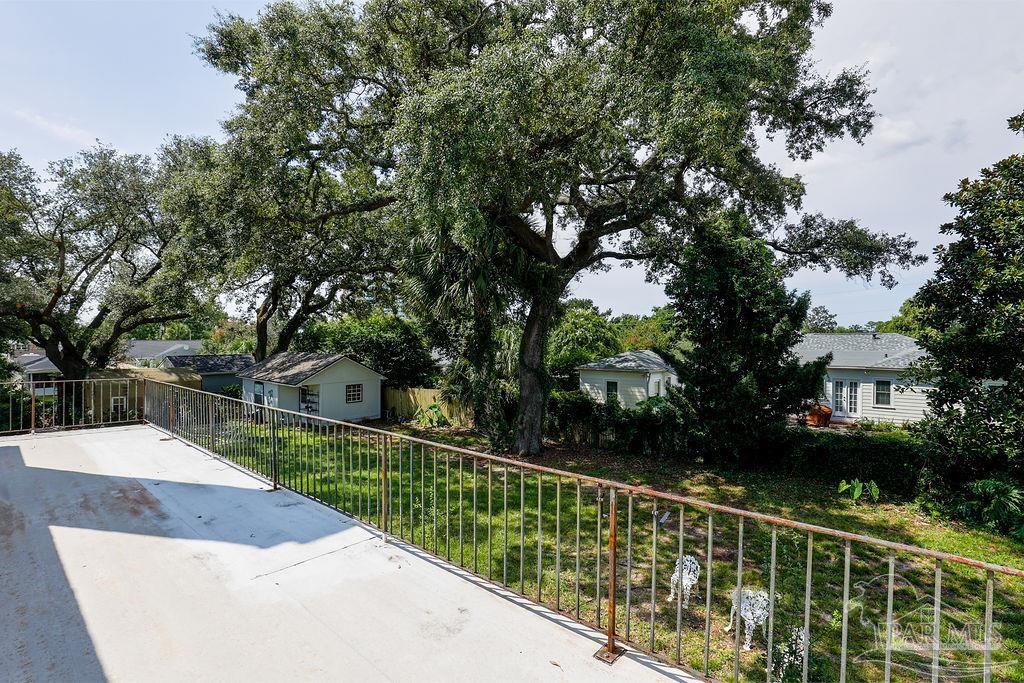 111 Country Club Rd