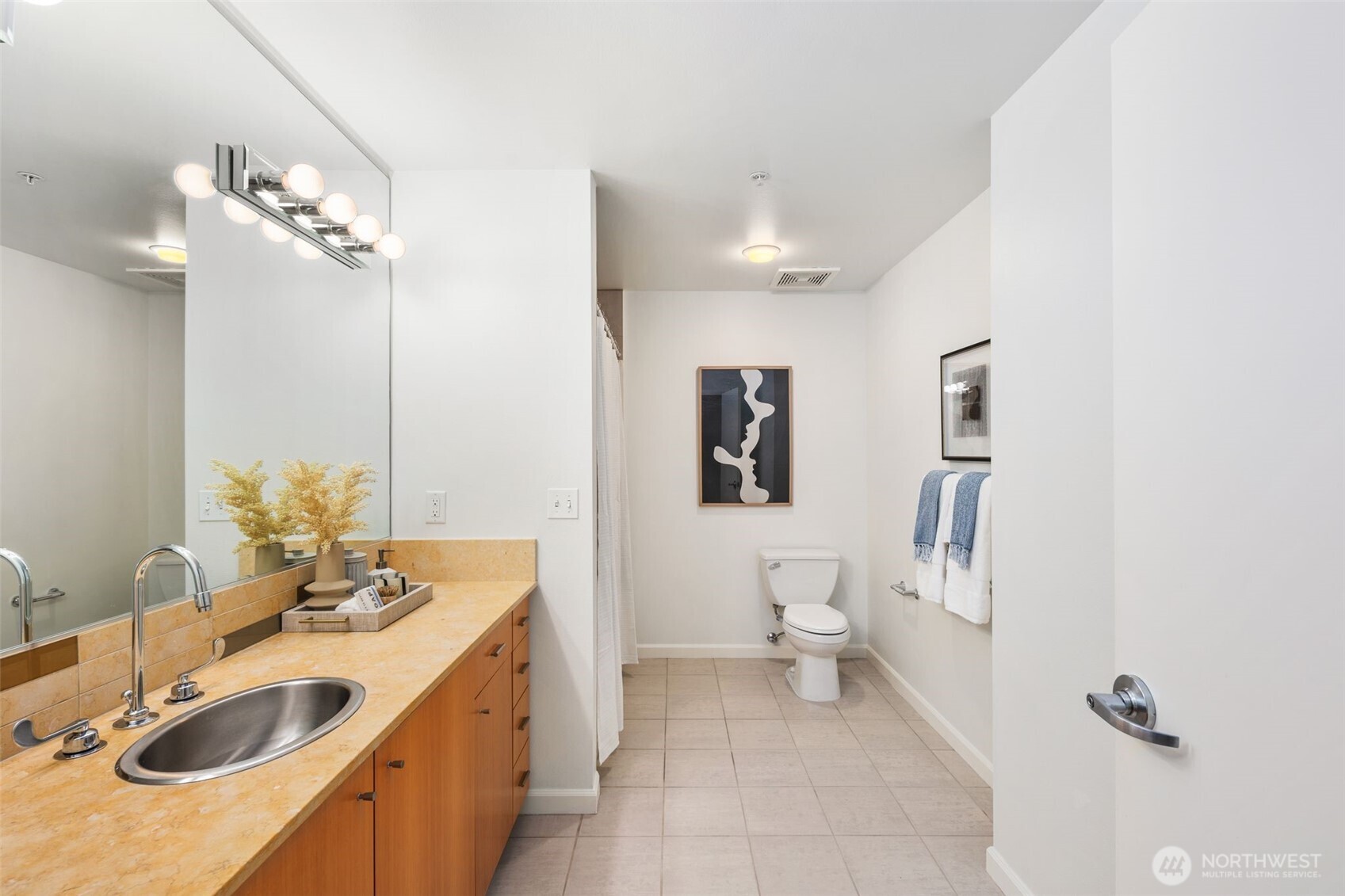 17 W Mercer St Unit: 307