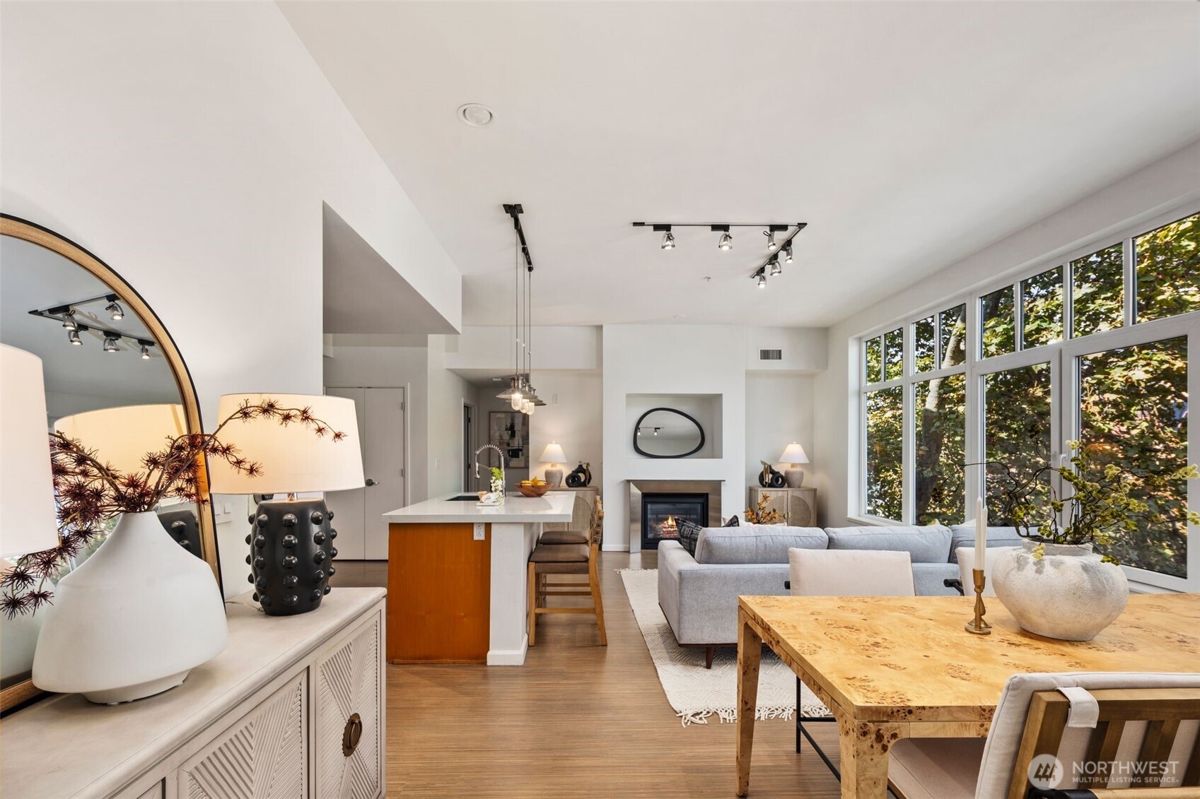 17 W Mercer St Unit: 307