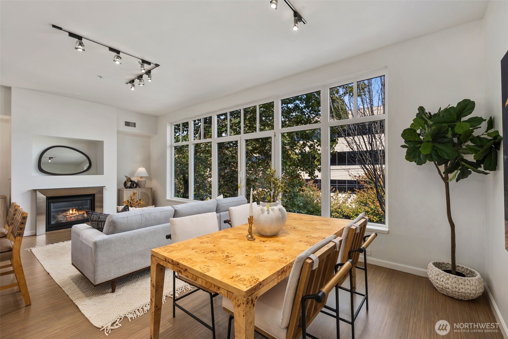 17 W Mercer St Unit: 307
