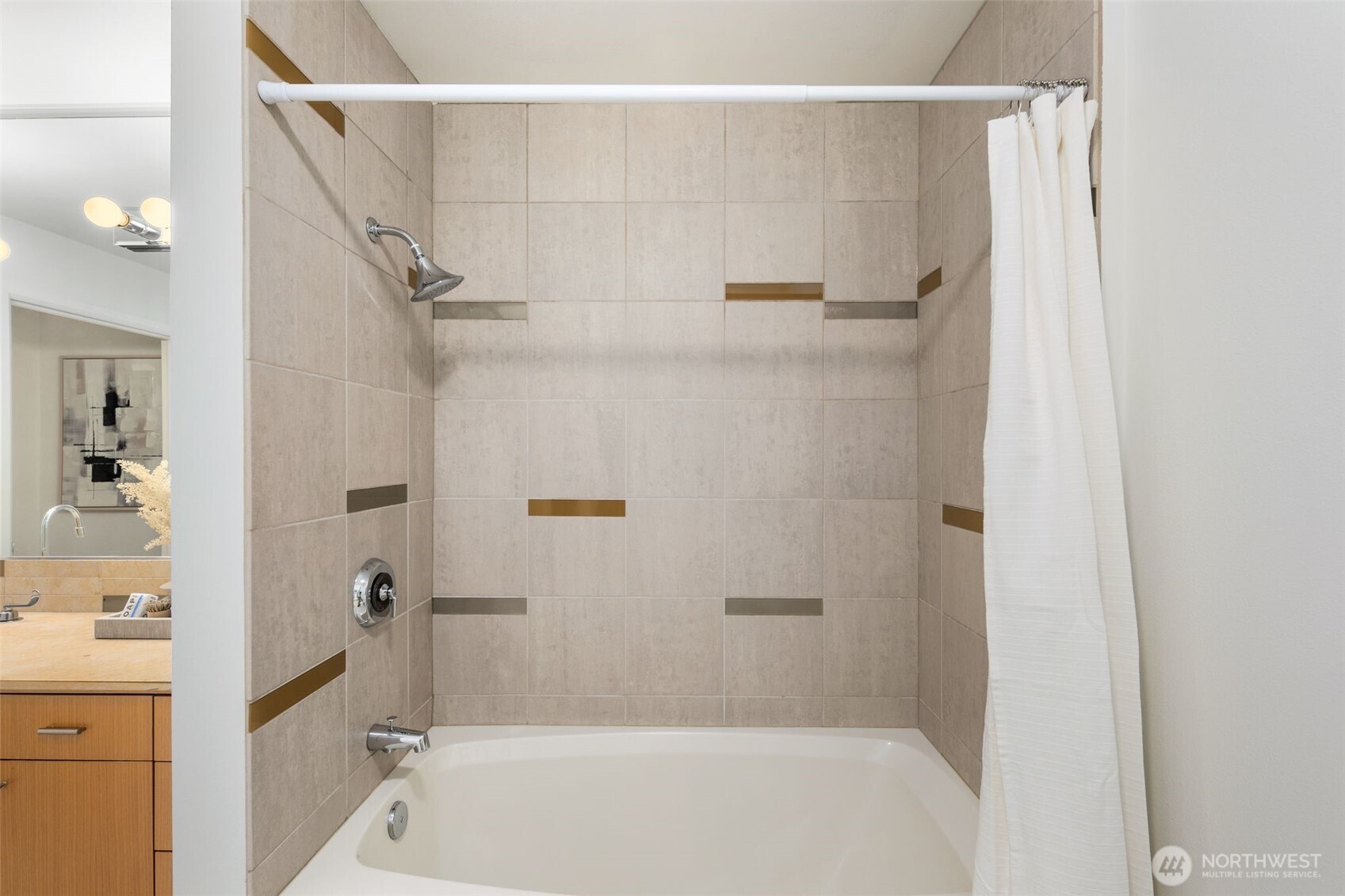 17 W Mercer St Unit: 307