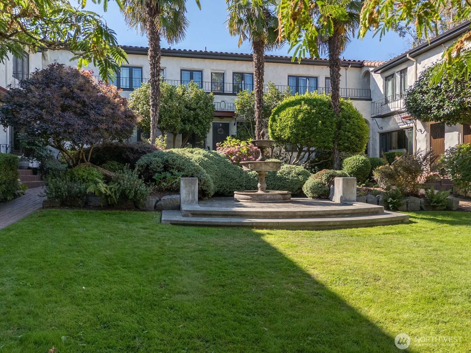 2205 Bigelow Avenue N Unit: 5