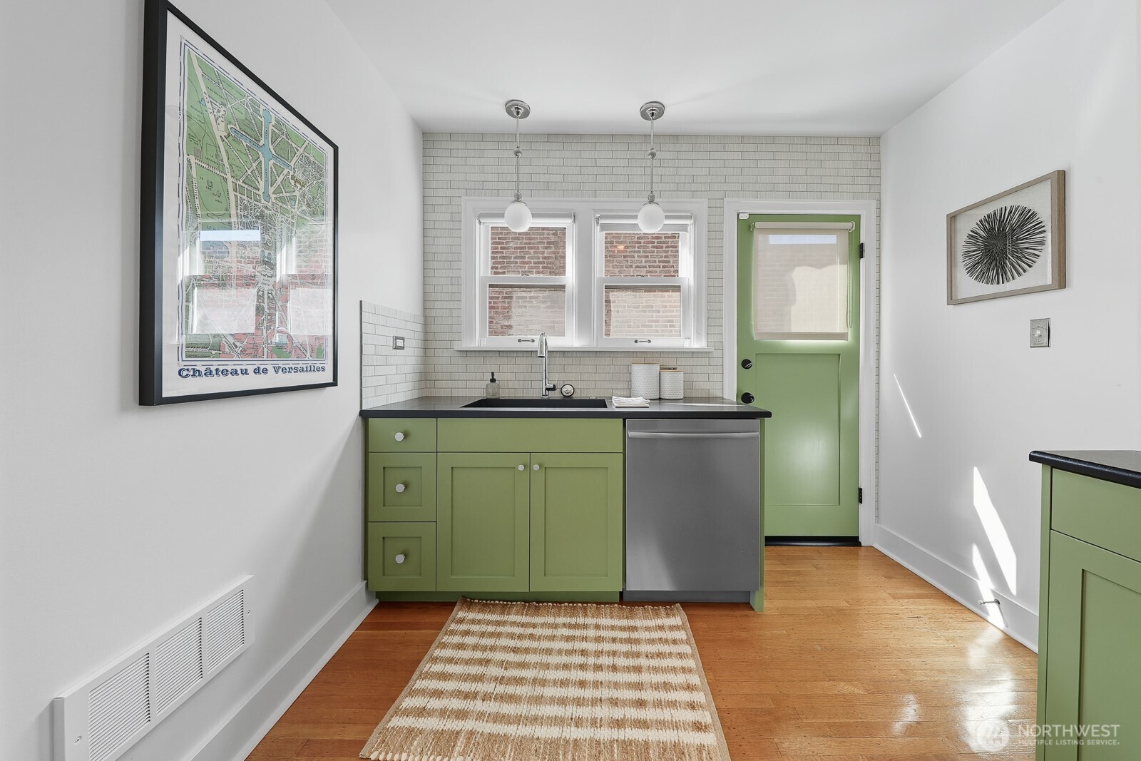 2205 Bigelow Avenue N Unit: 5