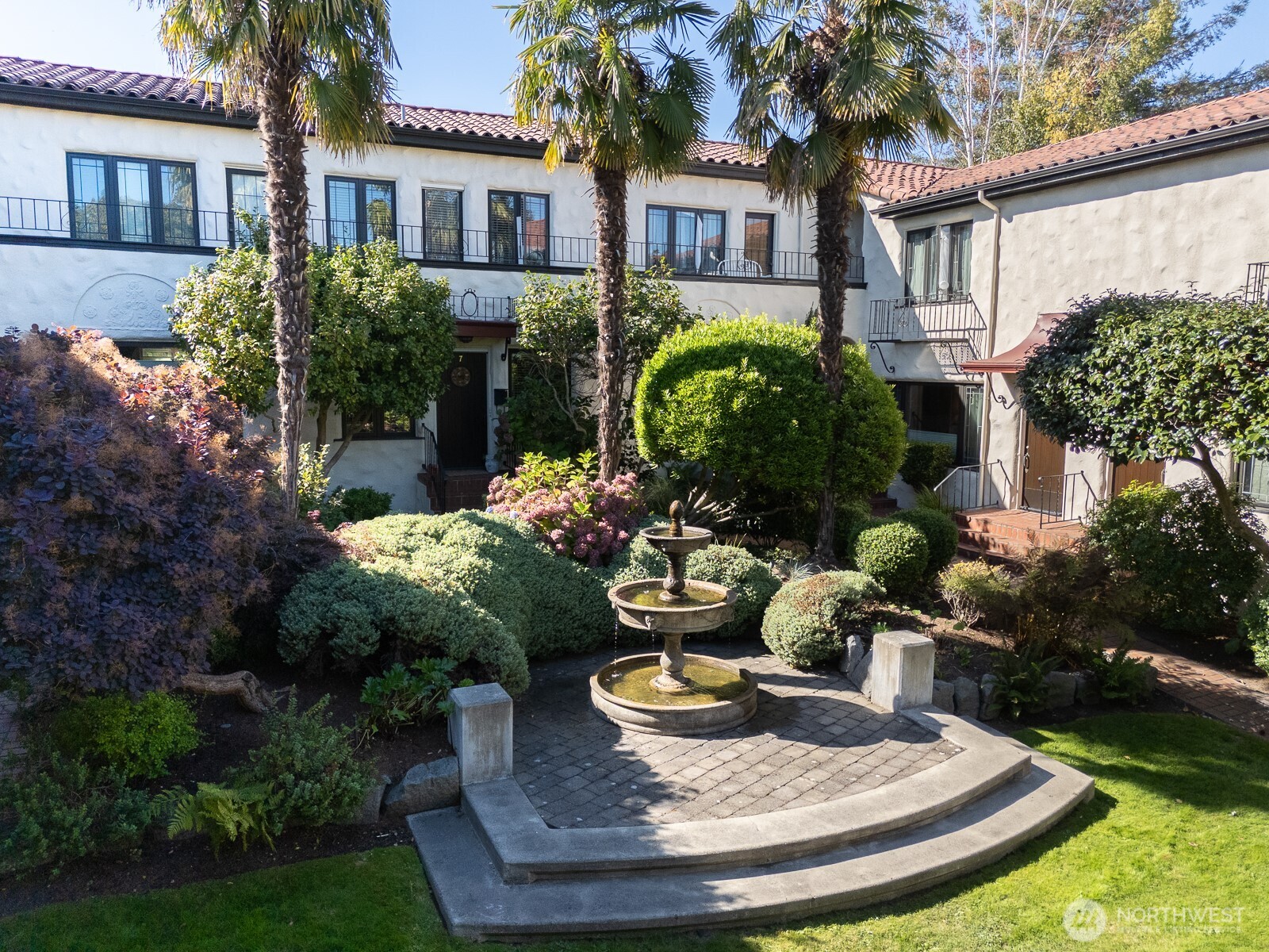 2205 Bigelow Avenue N Unit: 5