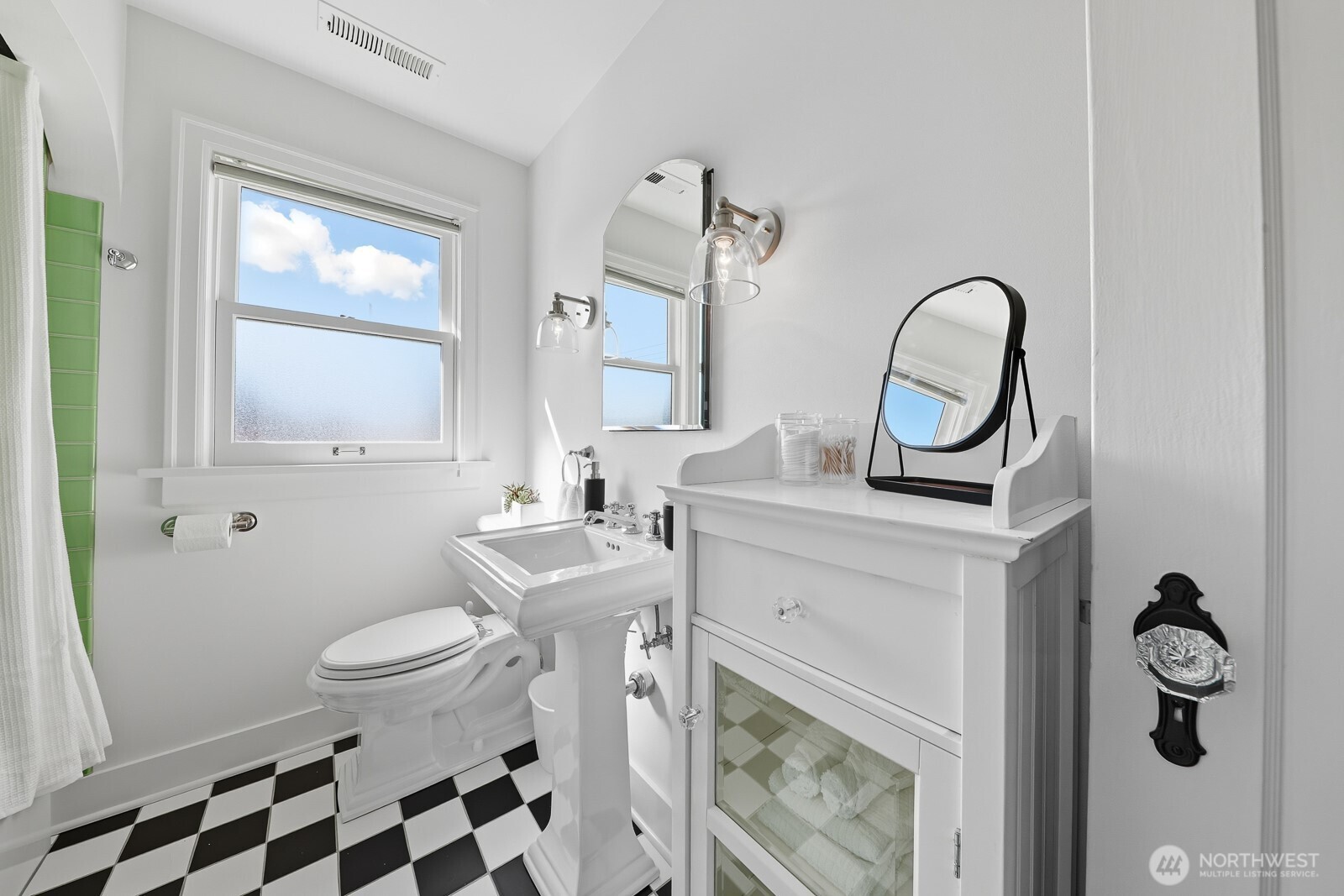 2205 Bigelow Avenue N Unit: 5