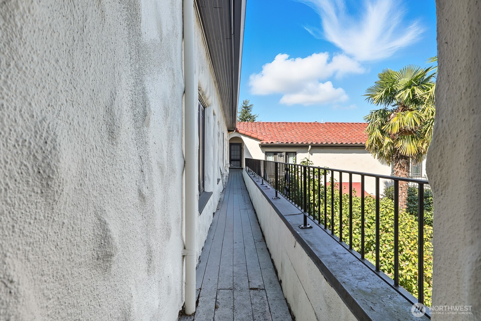 2205 Bigelow Avenue N Unit: 5