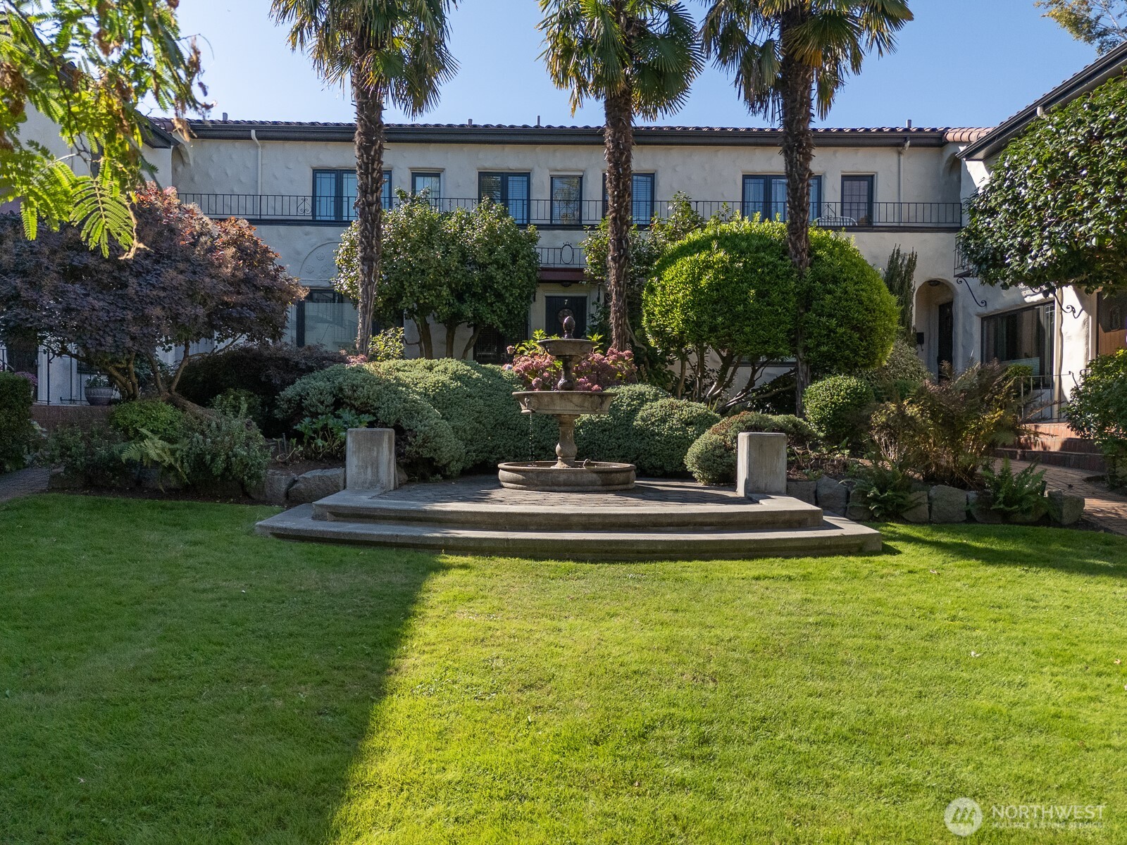 2205 Bigelow Avenue N Unit: 5