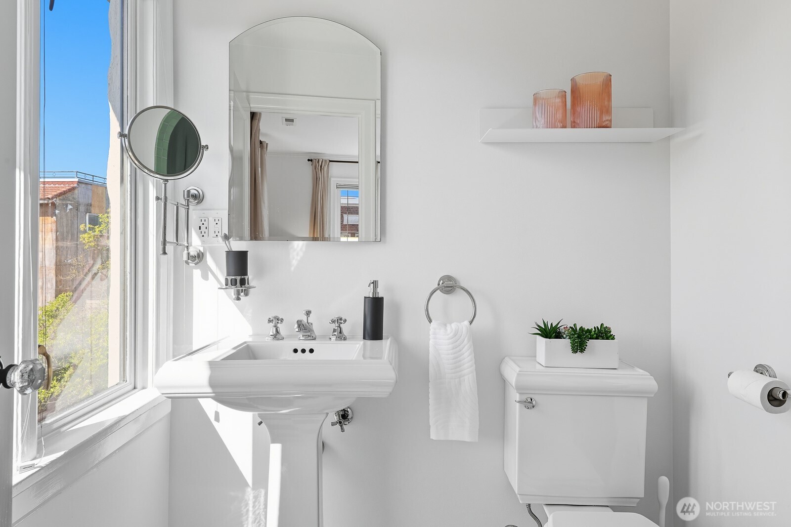 2205 Bigelow Avenue N Unit: 5