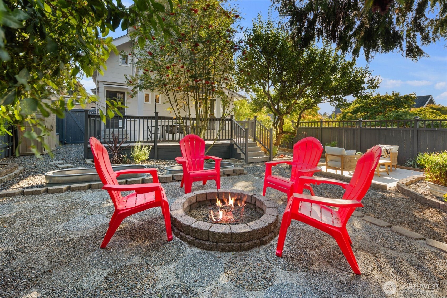 20 W McGraw Street