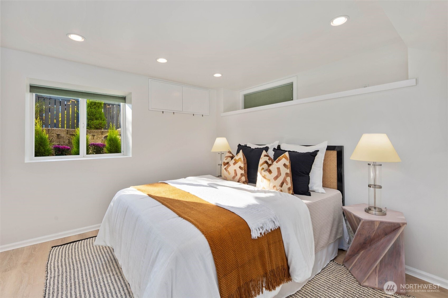 20 W McGraw Street