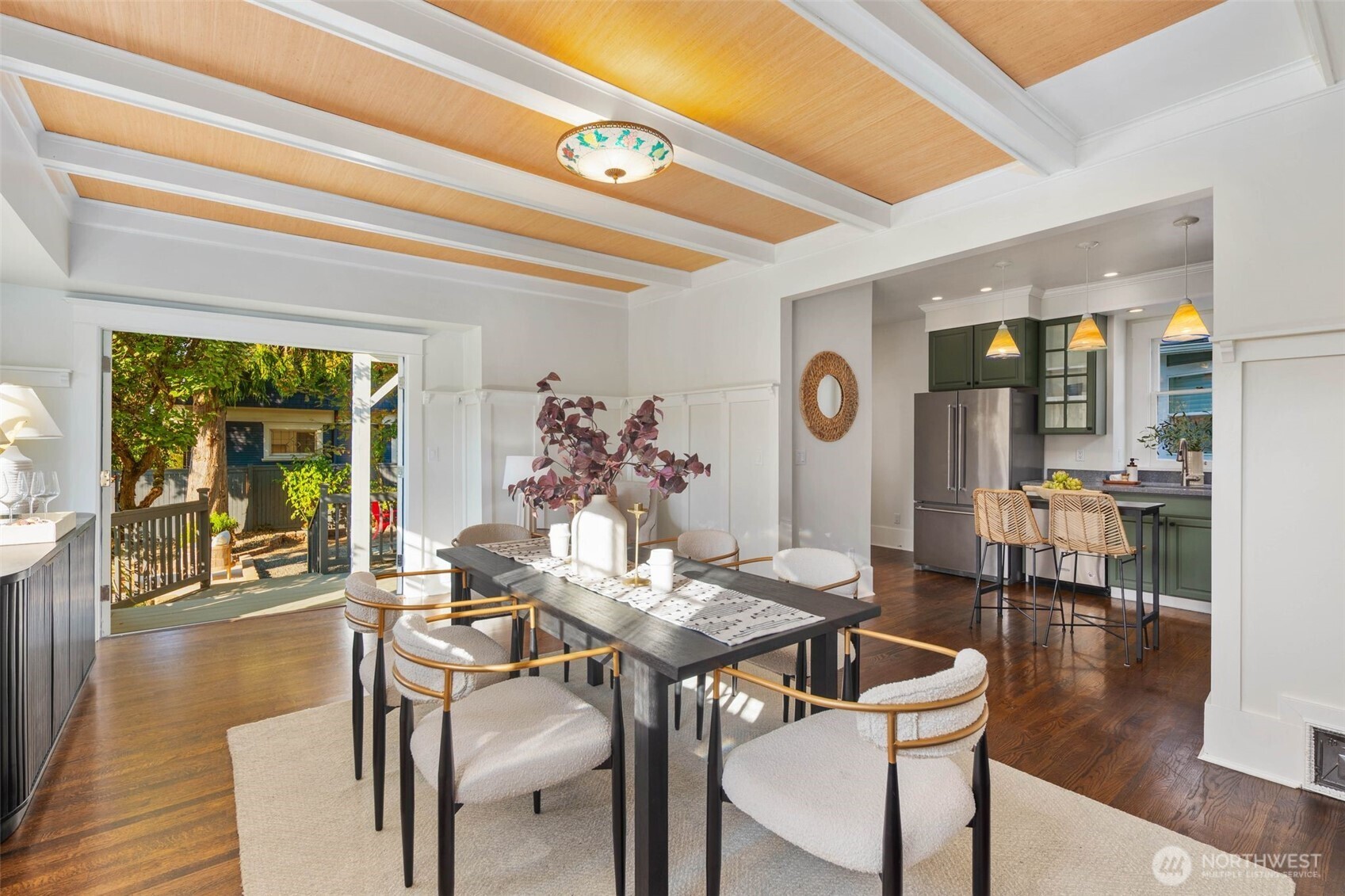 20 W McGraw Street