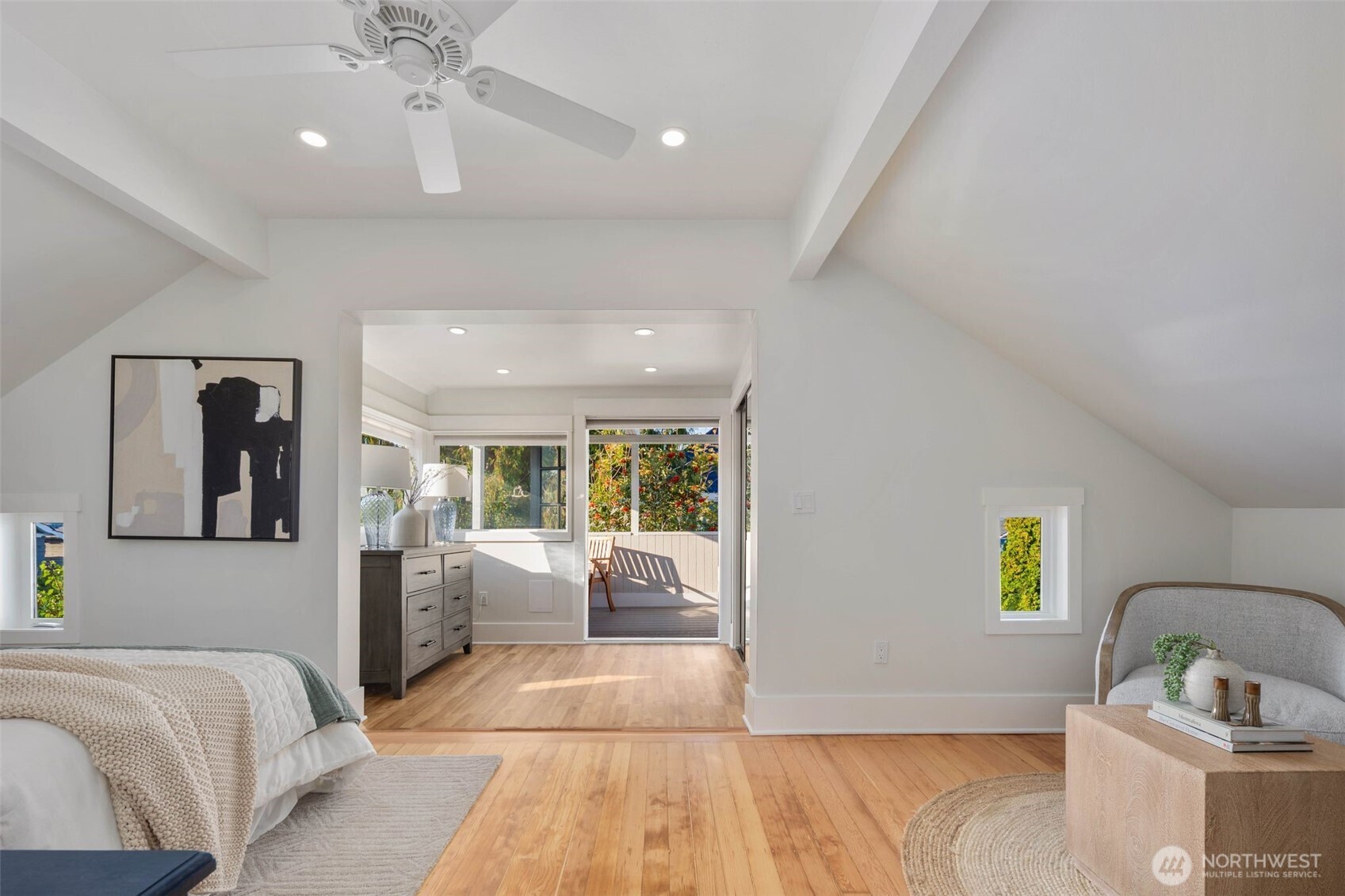 20 W McGraw Street