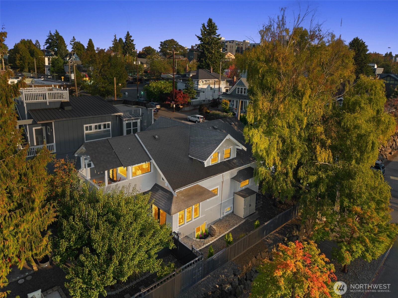 20 W McGraw Street